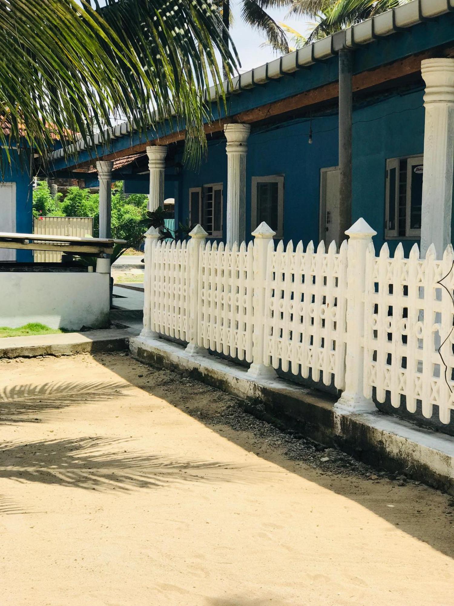 Ram'S Surfing Beach,Midigama Luaran gambar
