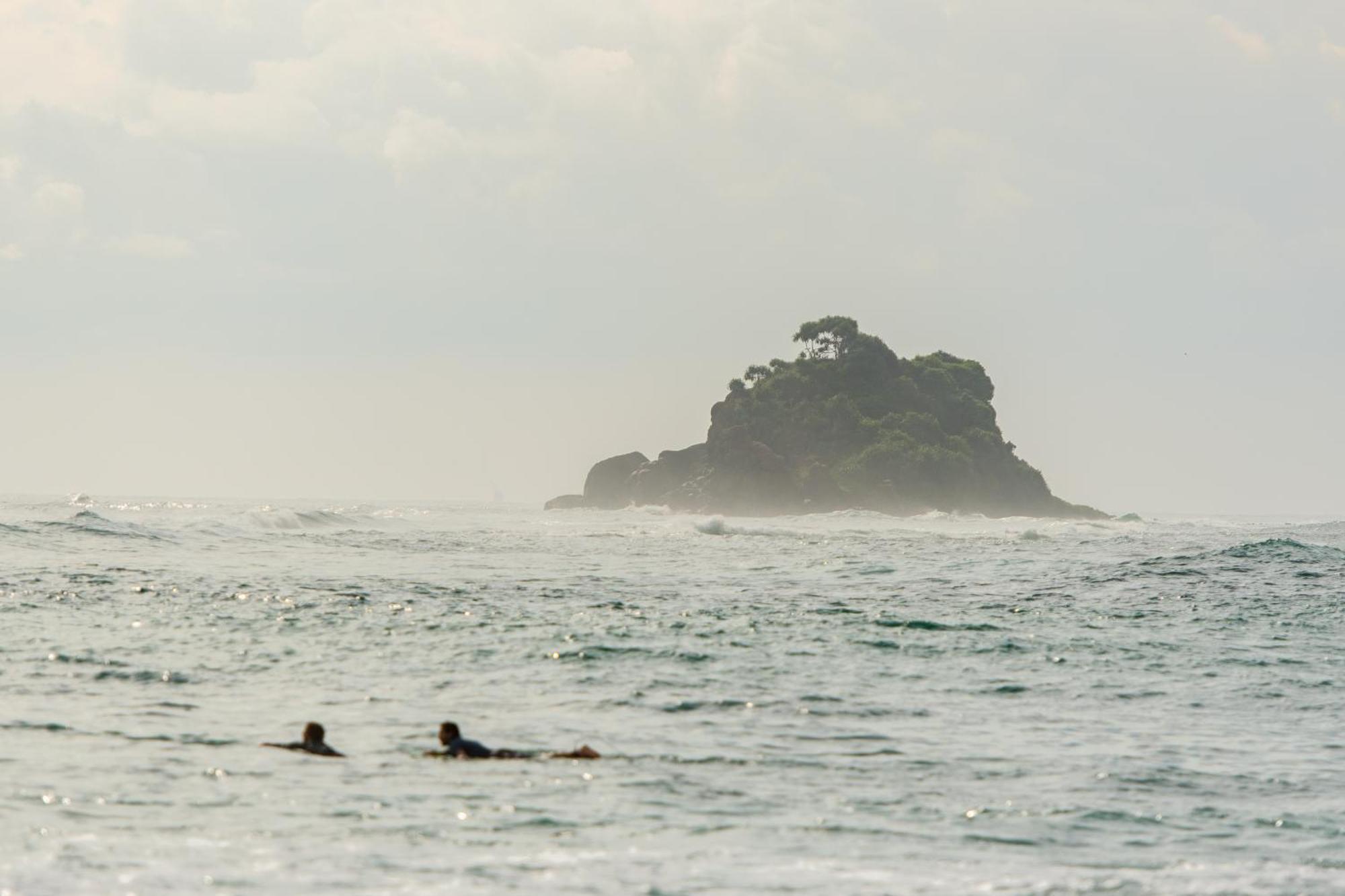 Ram'S Surfing Beach,Midigama Luaran gambar