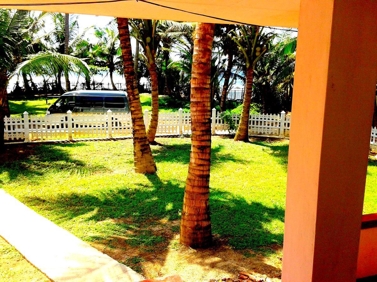 Ram'S Surfing Beach,Midigama Luaran gambar