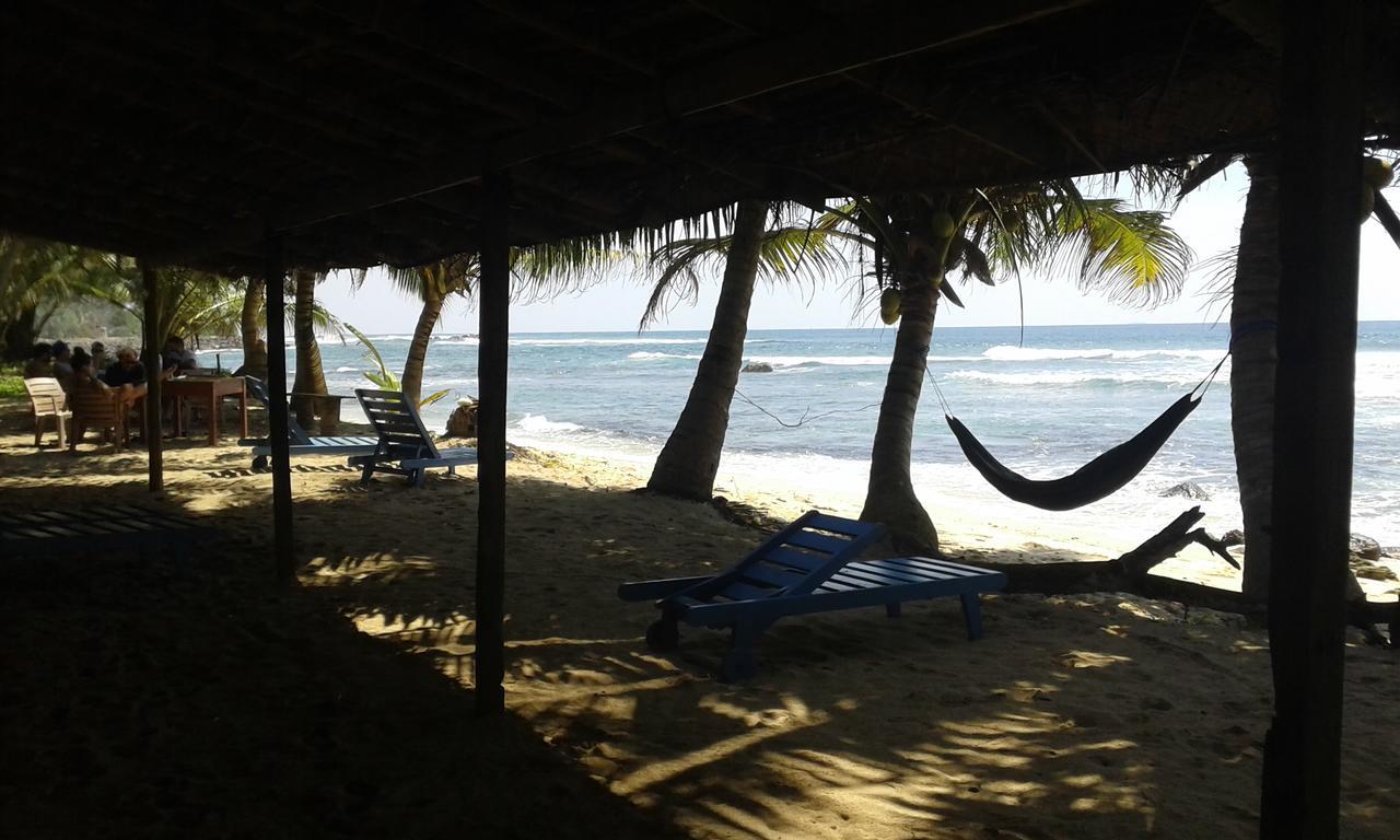 Ram'S Surfing Beach,Midigama Luaran gambar
