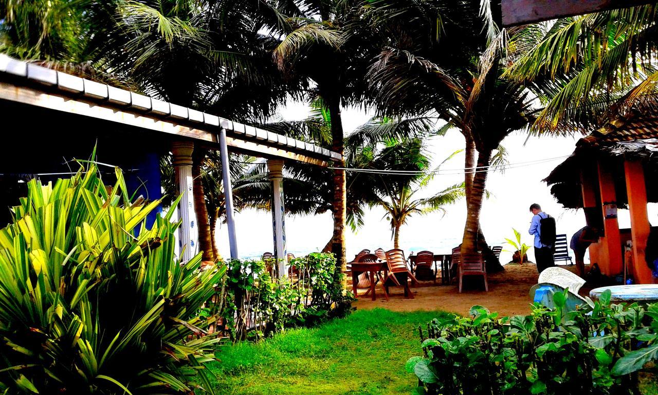 Ram'S Surfing Beach,Midigama Luaran gambar
